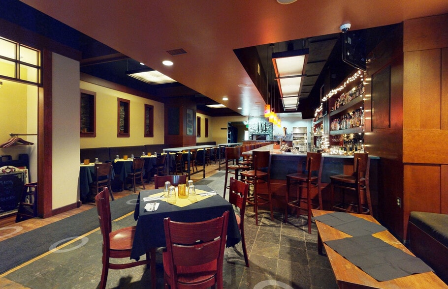 More Photos Of 313 N Charles St, Baltimore Storefront Retail Residential For Lease