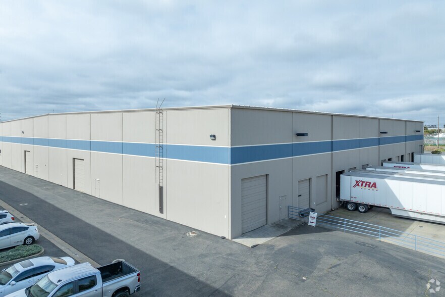 More Photos Of 6251 Florin Perkins Rd, Sacramento Warehouse For Lease