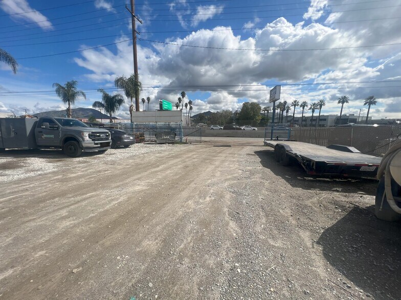 More Photos Of 695 W La Cadena Dr, Riverside Land For Sale