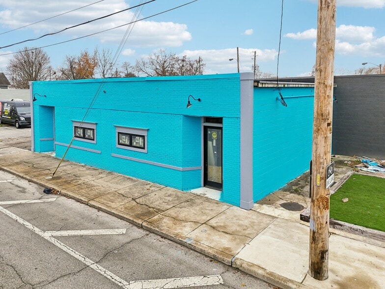 More Photos Of 200 S State Ave, Indianapolis Flex For Sale