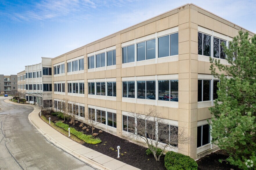 More Photos Of 10 Parkway Blvd N, Deerfield Office For Lease