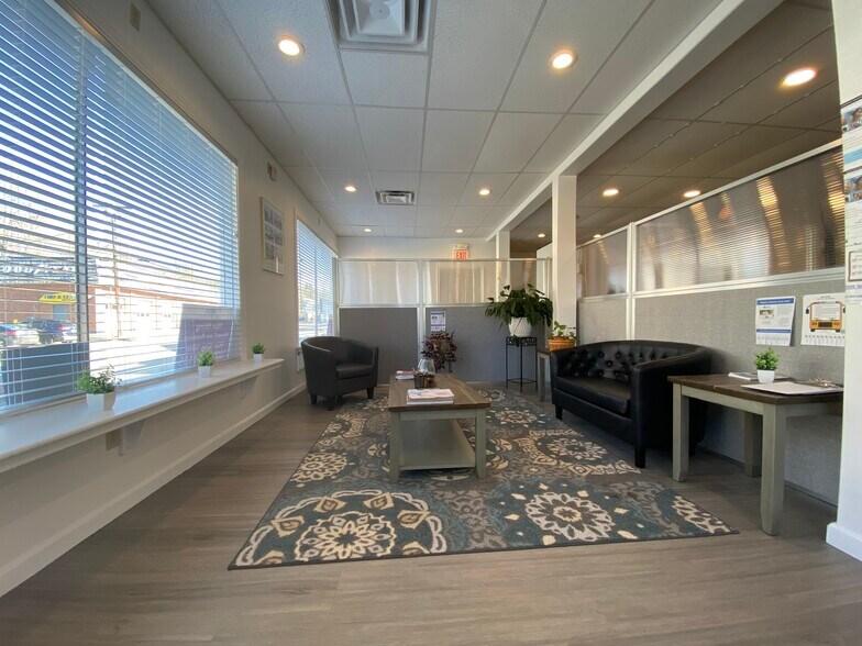 More Photos Of 34 Town St, Norwich Storefront Retail Office For Sale