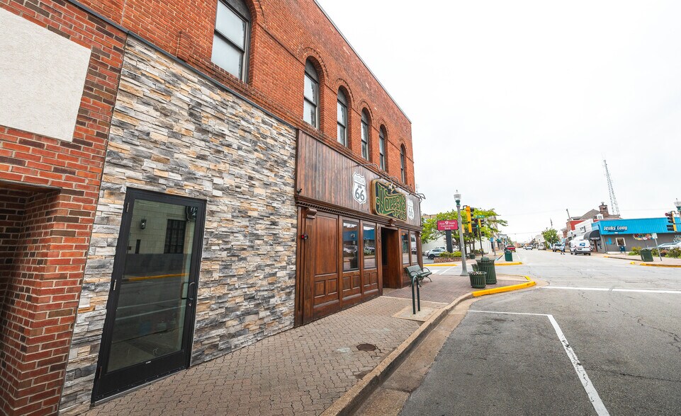 More Photos Of 717 N Pine St, Rolla Restaurant For Sale