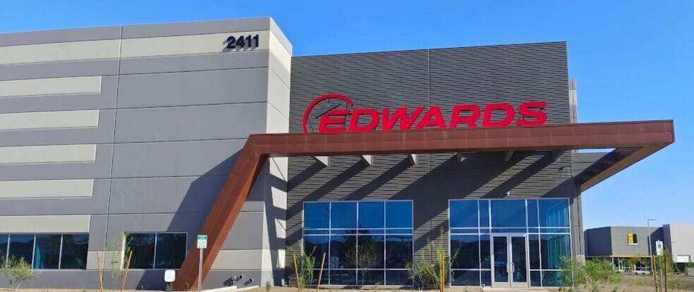 More Photos Of 2411 E Germann Rd, Chandler Distribution For Lease