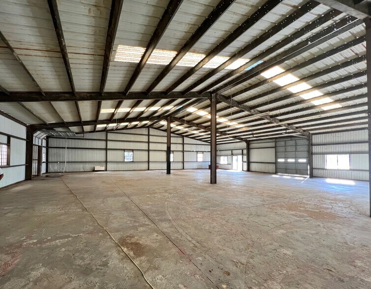 More Photos Of 2440 E Highway 377, Granbury Light Distribution For Sale