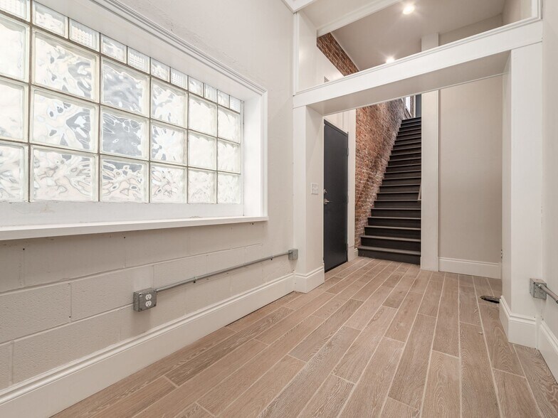 More Photos Of 1029 E Livingston Ave, Columbus Storefront Retail Residential For Sale