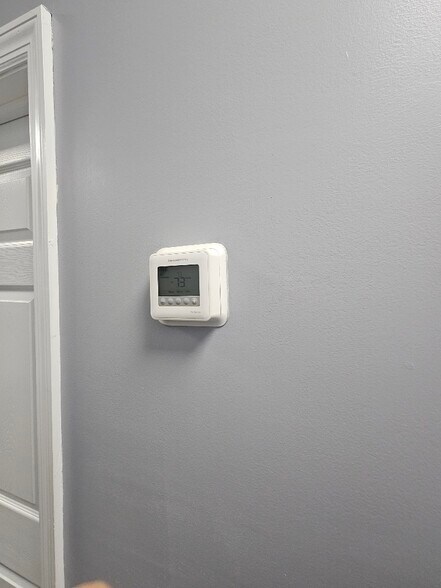 More Photos Of 158 Jericho Tpke, Mineola Storefront Retail Residential For Lease