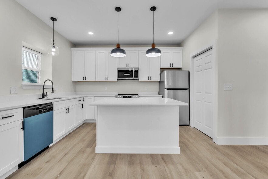 More Photos Of 839 Fairview Rd, Simpsonville Industrial For Sale