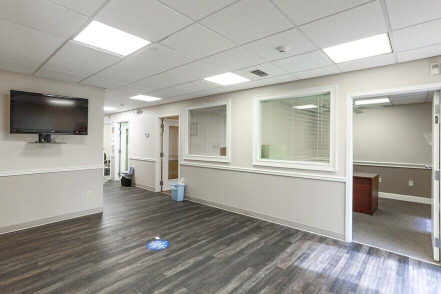 More Photos Of 2308 Palmyra Rd, Albany Medical For Lease