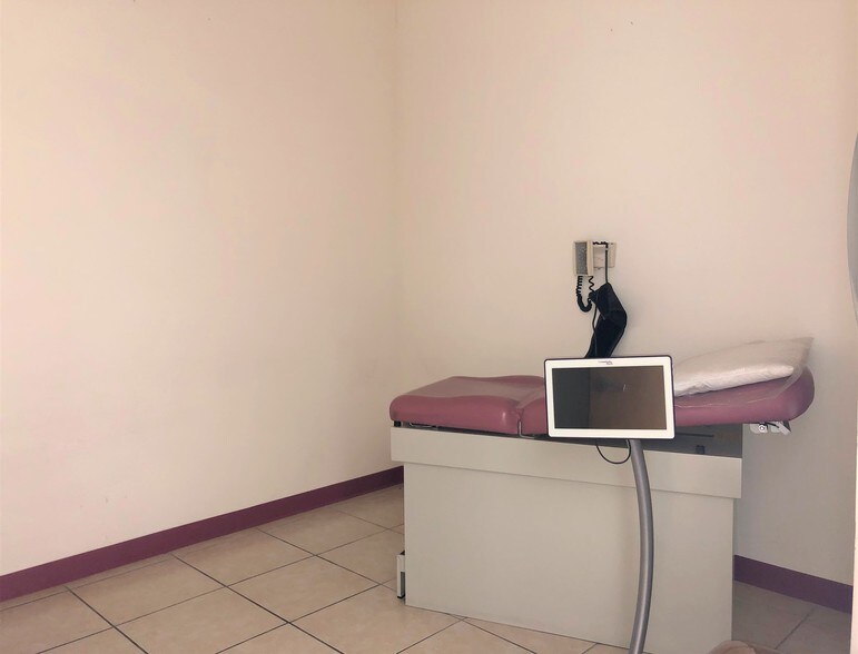 More Photos Of 6725 S Eastern Ave, Las Vegas Medical For Lease