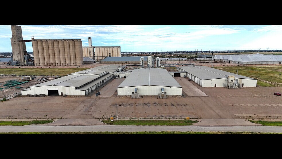 More Photos Of 2002 N Avenue N, Lubbock Manufacturing For Sale