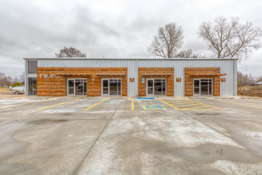 24725 E 51 Hwy, Broken Arrow, OK 74014 Office For Lease