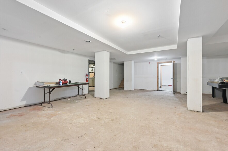More Photos Of 56 Main St, Stamford Hotel For Sale