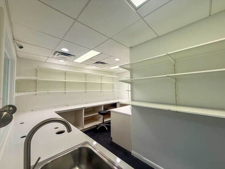 More Photos Of 3030-3050 NW 82nd Ave, Miami Showroom For Sale