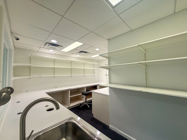 More Photos Of 3030-3050 NW 82nd Ave, Miami Showroom For Lease