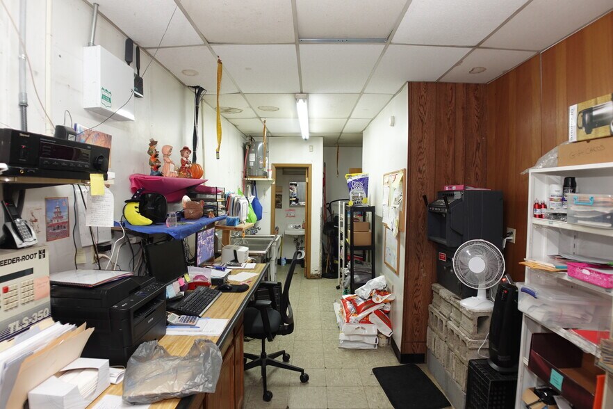 More Photos Of 600 Chestnut St, Kulpmont Service Station For Sale