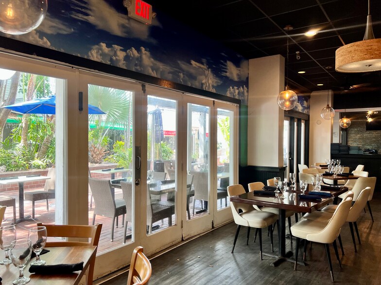 More Photos Of 1075 Duval St, Key West Apartments For Lease