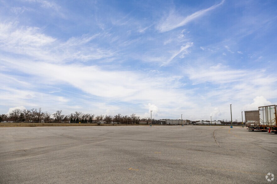 More Photos Of 1301 E Hartman Ave, Omaha Land For Lease