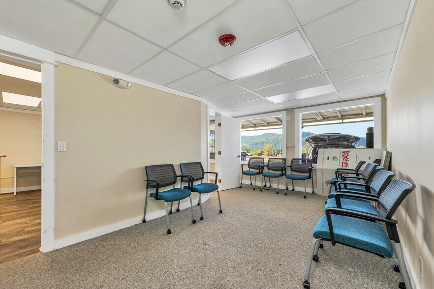 More Photos Of 3631 White Mountain Hwy, North Conway Office For Lease