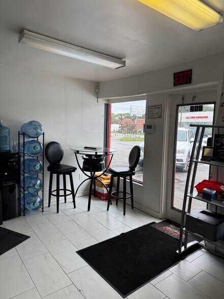 More Photos Of 800 W Sr 434, Longwood Auto Repair For Sale