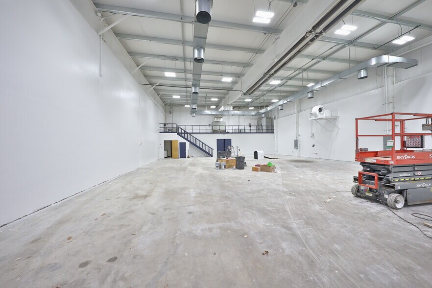 More Photos Of 12 Orben Dr, Landing Showroom For Lease