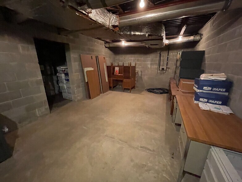 More Photos Of 1126 6th Ave, Beaver Falls Office For Lease