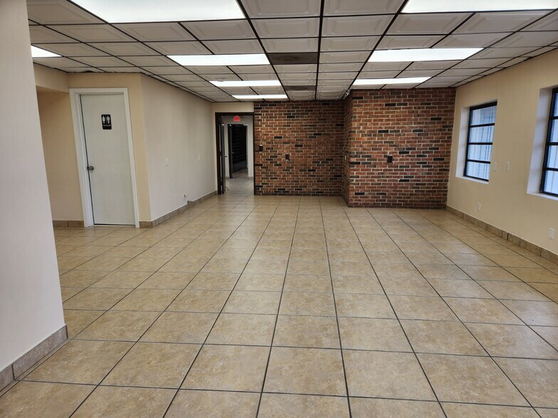 More Photos Of 890 SW 69th Ave, Miami Warehouse For Lease