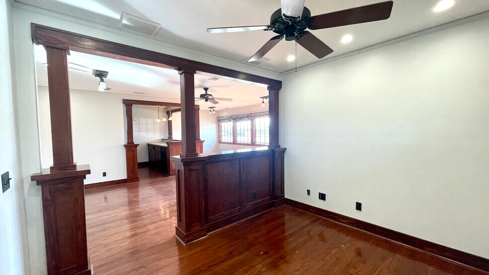 More Photos Of 500 W Nash St, Terrell Medical For Lease