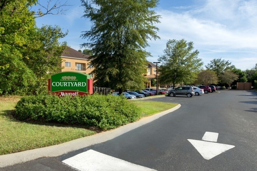 More Photos Of 3040 Ross Clark Cir, Dothan Hotel For Sale