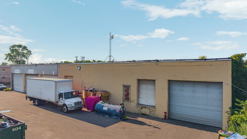 More Photos Of 26051 Michigan Ave, Inkster Warehouse For Sale