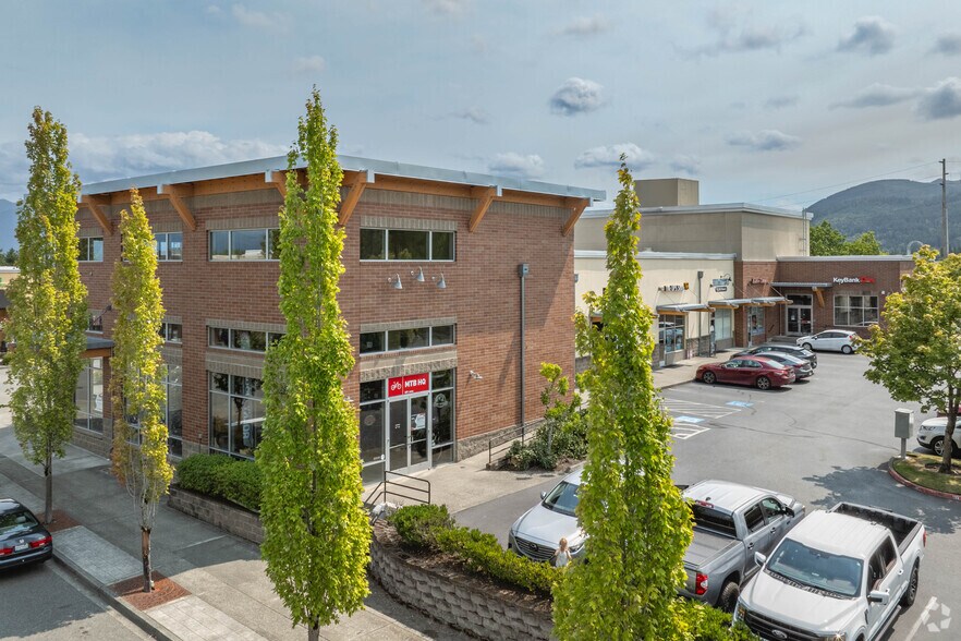 Primary Photo Of 7811-7917 Center Blvd SE, Snoqualmie General Retail For Lease