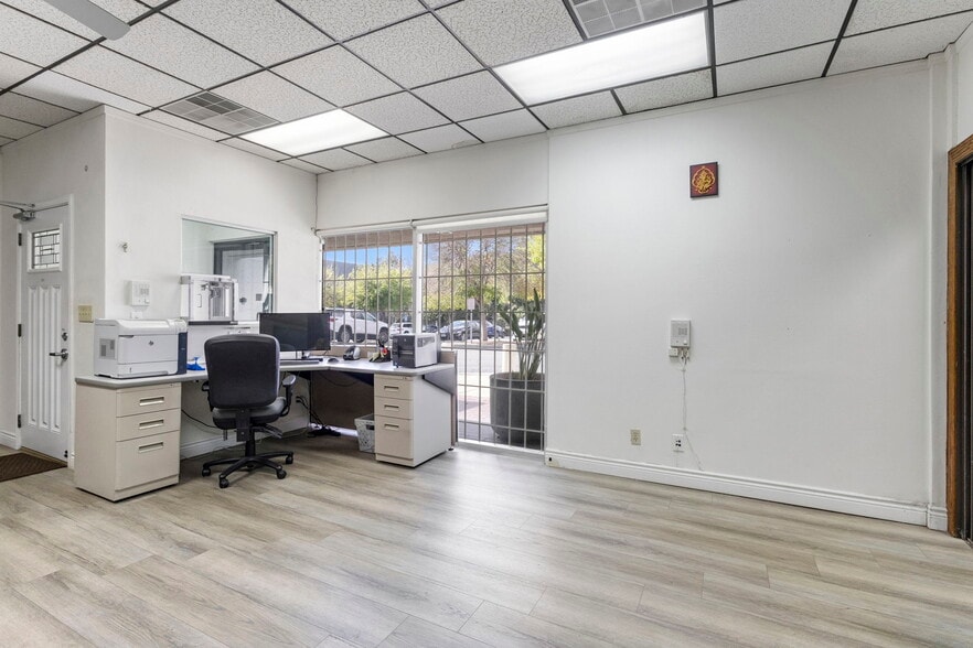 More Photos Of 706 N Diamond Bar Blvd, Diamond Bar Office For Sale