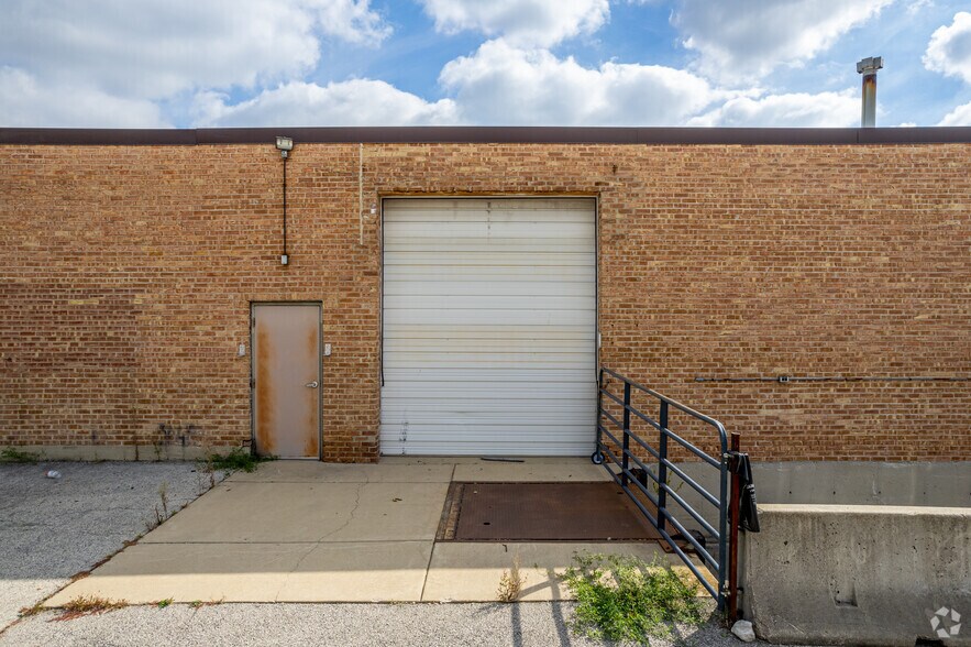 More Photos Of 740-742 N Princeton Ave, Villa Park Warehouse For Lease