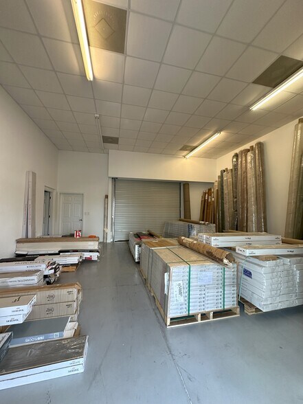 More Photos Of 16266 San Carlos Blvd, Fort Myers General Retail For Sale
