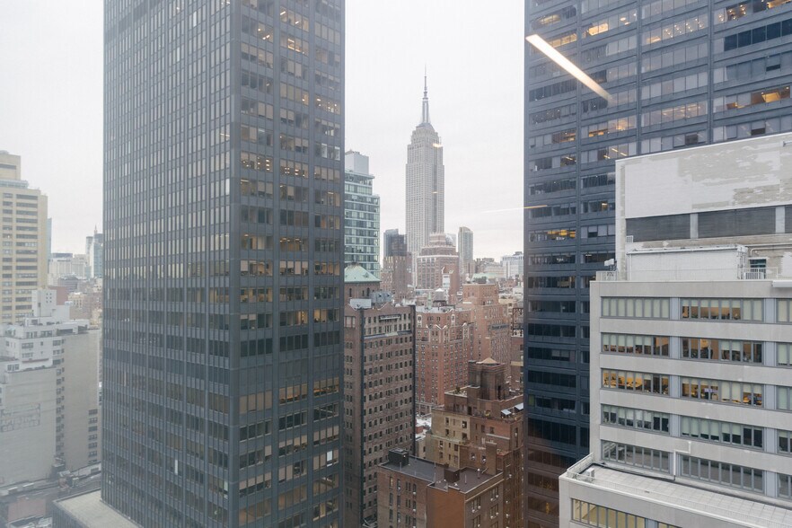 Primary Photo Of 633 Third Ave, New York Office For Sale