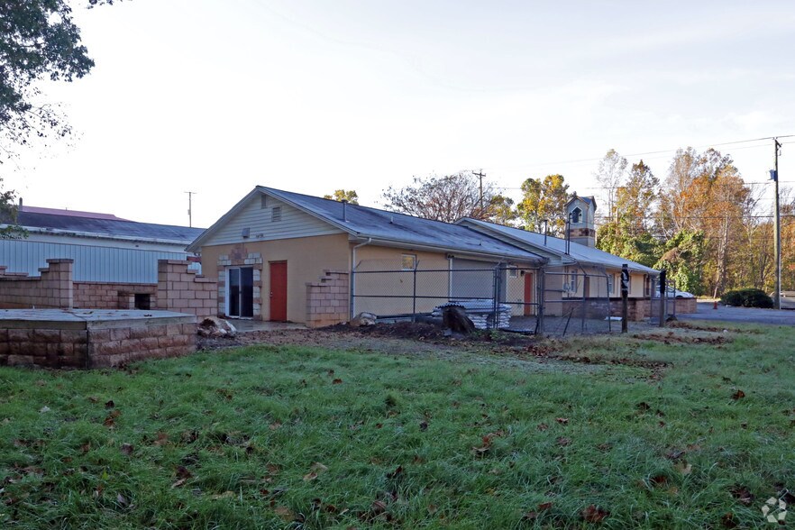More Photos Of 1420 Virginia Ave, Martinsville Office For Sale