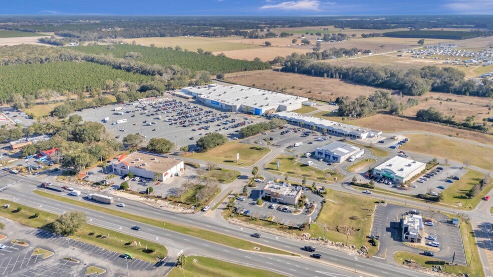 More Photos Of 2197 NW 11th Dr, Chiefland Storefront For Lease