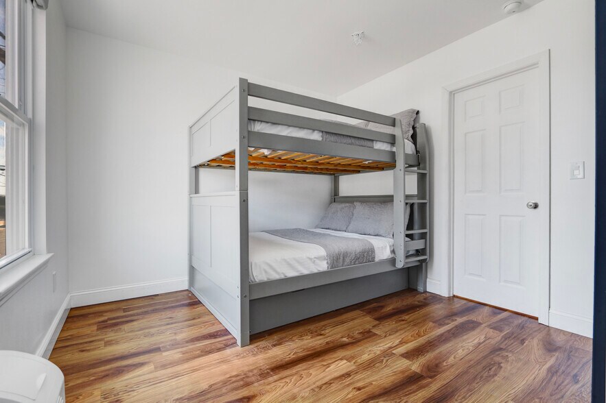 More Photos Of 5100 Atlantic Ave, Wildwood Hotel For Sale