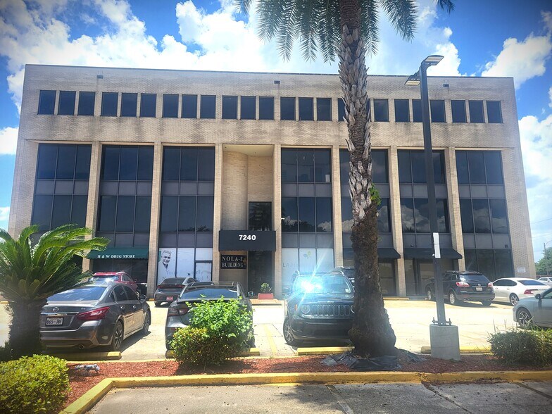 More Photos Of 7240 Crowder Blvd, New Orleans Medical For Lease