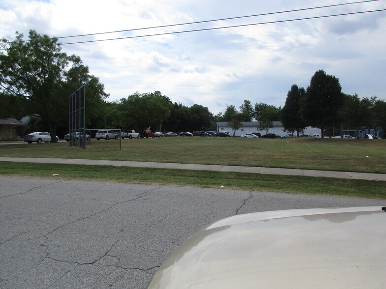 More Photos Of 2024 N Maplewood Ave, Tulsa Religious Facility For Sale