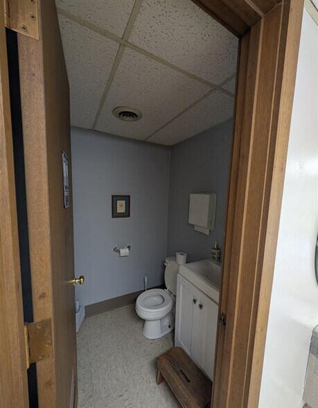 More Photos Of 6400 N University St, Peoria Religious Facility For Lease