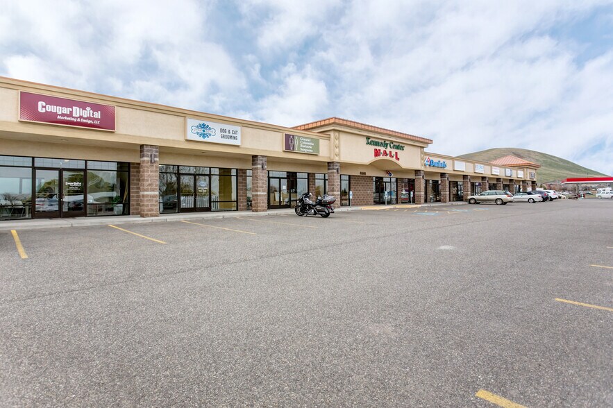 Primary Photo Of 4001 Kennedy Rd, West Richland General Retail For Lease