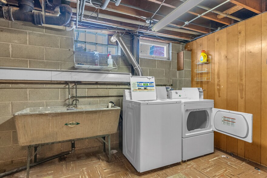 More Photos Of 6860 Delaware St, Merrillville Multifamily For Sale