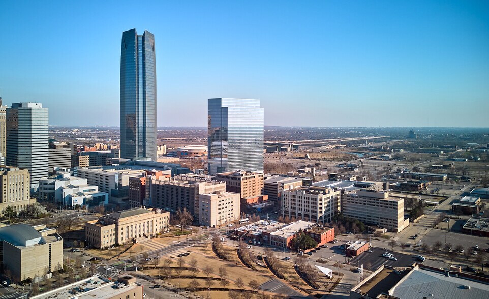 More Photos Of 518 Colcord Dr, Oklahoma City Storefront Retail Residential For Sale