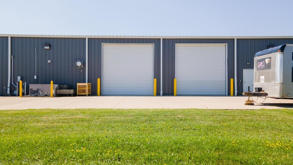 More Photos Of 66850 Executive Dr, Saint Clairsville Warehouse For Lease