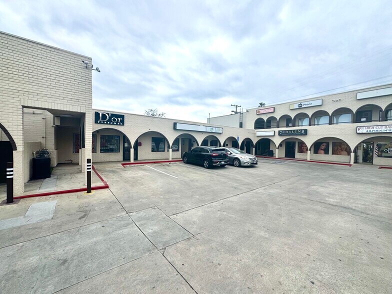 More Photos Of 725 S Glendale Ave, Glendale Unknown For Lease
