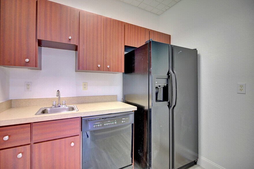 More Photos Of 2153 US Highway 27 S, Sebring Office For Sale