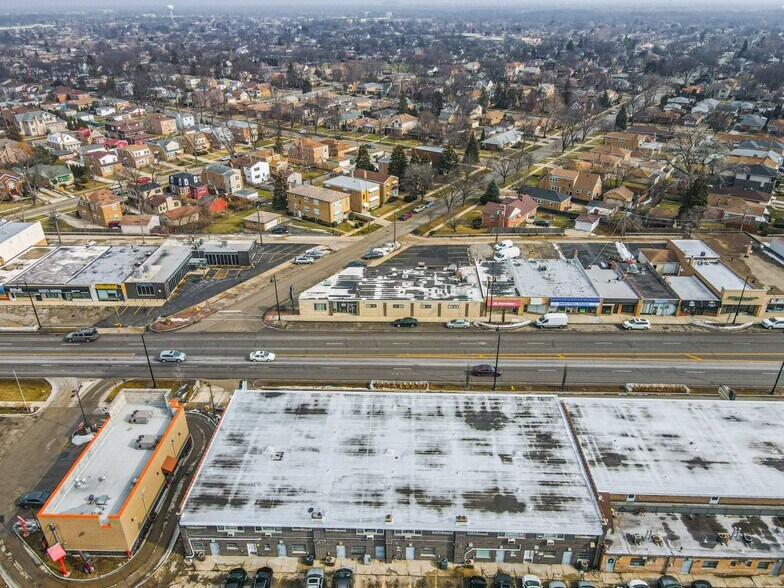 More Photos Of 8057 N Milwaukee Ave, Niles General Retail For Sale
