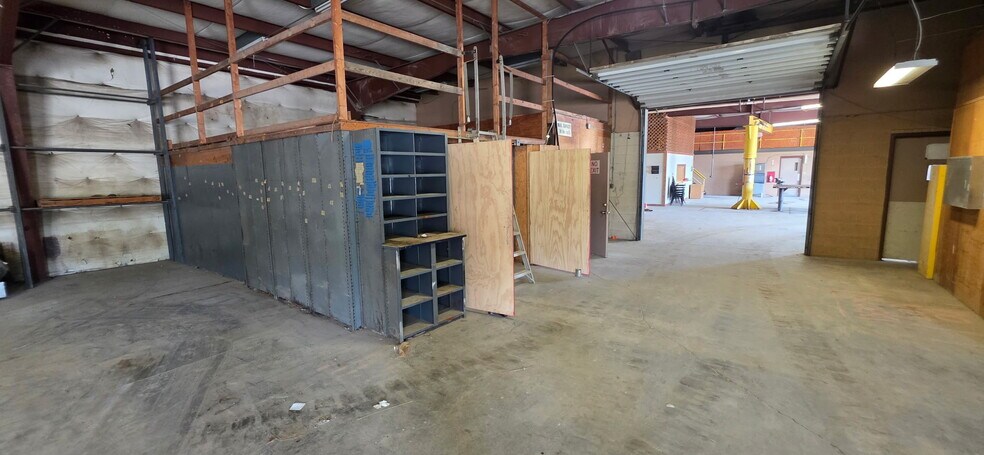 More Photos Of 5130 Hendersonville Rd, Fletcher Warehouse For Lease