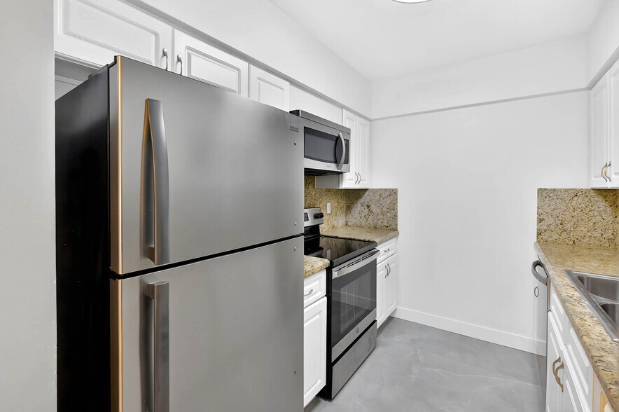 More Photos Of 4900 NW 10th Ave, Fort Lauderdale Apartments For Sale